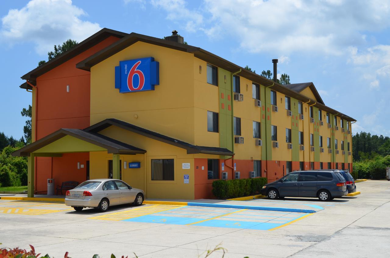 Motel 6 - Newest - Ultra Sparkling Approved - Chiropractor Approved Beds - New Elevator - Robotic Massages - New 2023 Amenities - New Rooms - New Flat Screen Tvs - All American Staff - Walk To Longhorn Steakhouse And Ruby Tuesday - Book Today And Sav キングスランド エクステリア 写真